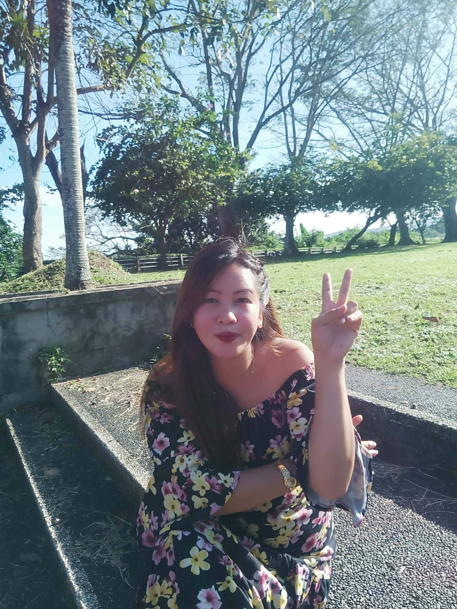 “She Sat Down for a Simple Photo — But the Peace in This Moment Is What Everyone Noticed ”