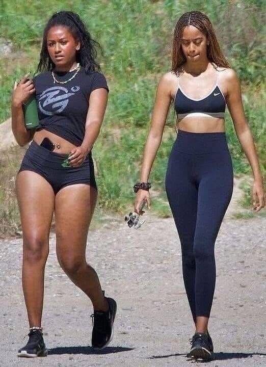 Former first daughters Sasha and Malia Obama spotted attending Drake’s after-party in Los Angeles… and everyone is saying the same thing…  Check the comments 